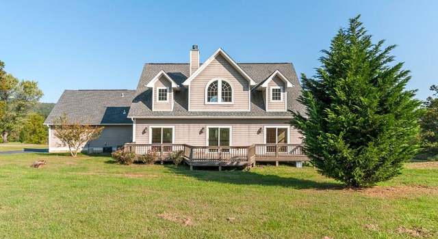 Photo of 203 Saddle Club Ln, Hendersonville, NC 28739