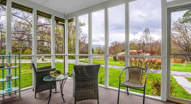 Photo of 154 Freedom Rd, Hendersonville, NC 28782