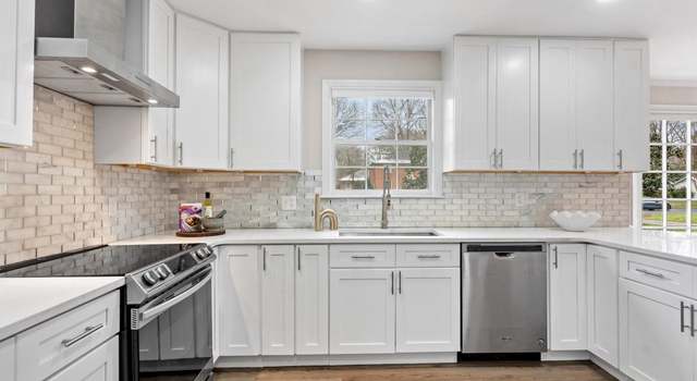 Photo of 122 Lansdowne Rd, Charlotte, NC 28270