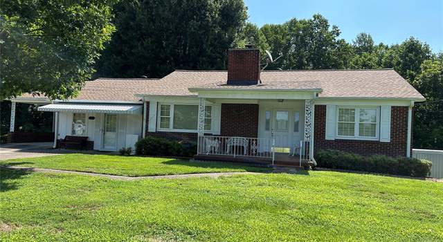 Photo of 915 37th St SW, Hickory, NC 28602
