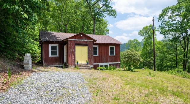 Photo of 1712 Little Creek Rd, Hot Springs, NC 28743