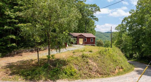Photo of 1712 Little Creek Rd, Hot Springs, NC 28743