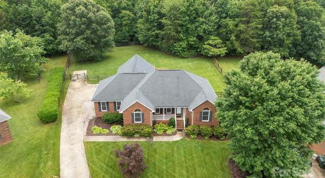 Photo of 5410 Berryview Ln, Gastonia, NC 28056