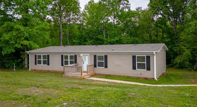 Photo of 105 Peridot Dr, Statesville, NC 28625