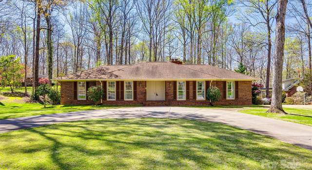 Photo of 400 Lakeview Dr, York, SC 29745