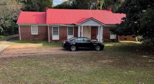 Photo of 220 Woodside Dr, Wadesboro, NC 28170
