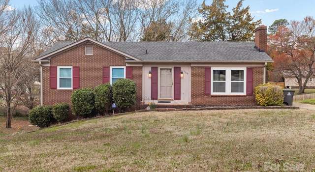 Photo of 1160 Edenwood Dr, Winston Salem, NC 27103