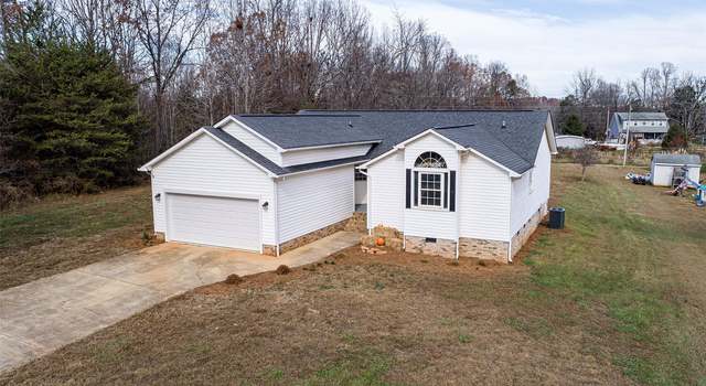 Photo of 6638 Love Point Rd, Denver, NC 28037