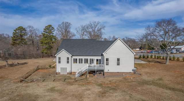 Photo of 107 Burch Hutchins Rd, Forest City, NC 28043