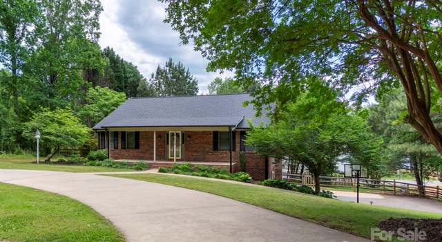 Photo of 8024 Bradford Ln, Denver, NC 28037