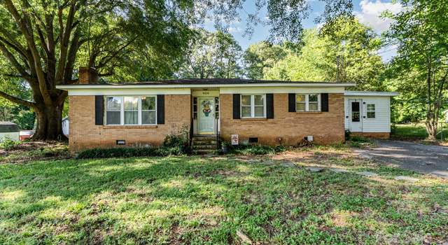 Photo of 404 Pinkney Rd, Dallas, NC 28034