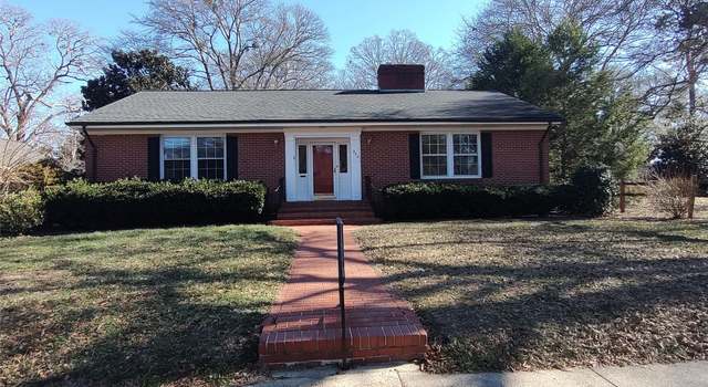 Photo of 352 7th St NW, Hickory, NC 28601