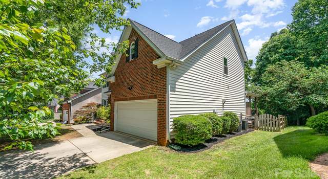 Photo of 1147 Anduin Falls Dr, Charlotte, NC 28269