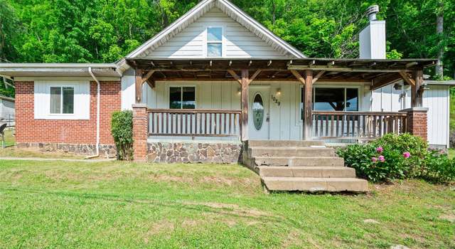 Photo of 1029 Jacks Creek Rd, Burnsville, NC 28714