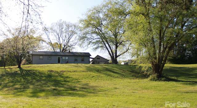 Photo of 415 Right Prong Rd, Ellenboro, NC 28040