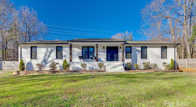 Photo of 402 Lake Shore Dr, Fort Mill, SC 29715
