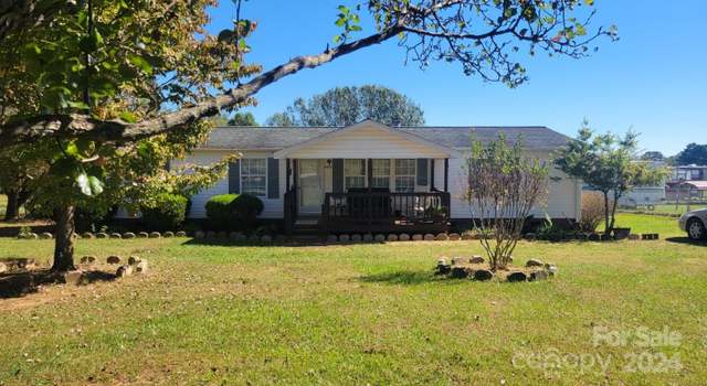 Photo of 402 Wilson Dr, Lawndale, NC 28090