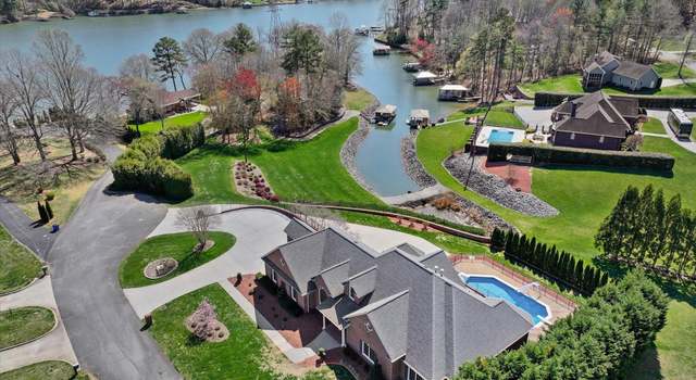 Photo of 5809 Selkirk Dr, Hickory, NC 28601