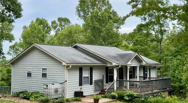Photo of 575 Rugged Top Rd, Hendersonville, NC 28792