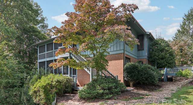 Photo of 3503 Mountain Top Way, Hendersonville, NC 28739