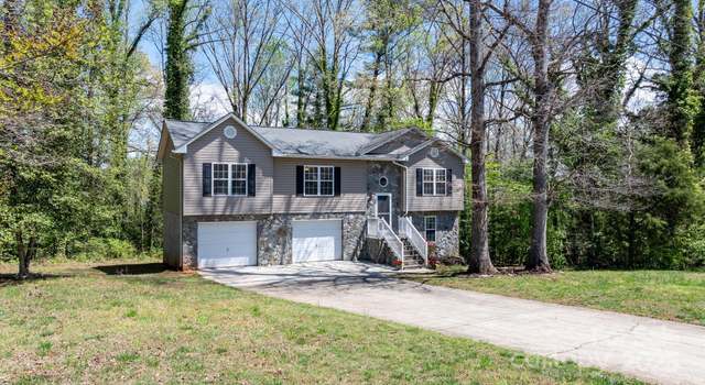 Photo of 112 N Council Oaks St, Morganton, NC 28655