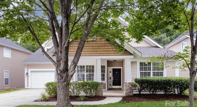 Photo of 1040 Stonedown Ln, Matthews, NC 28104
