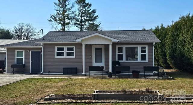 Photo of 1313 Old Spartanburg Rd, Hendersonville, NC 28792