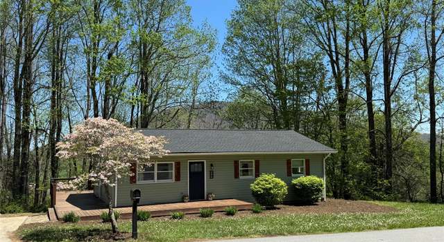 Photo of 506 Greenbriar Dr #59, West Jefferson, NC 28694