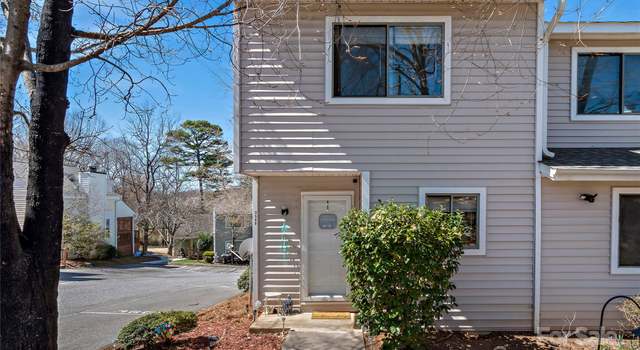 Photo of 3590 Heathrow Dr, Winston Salem, NC 27127