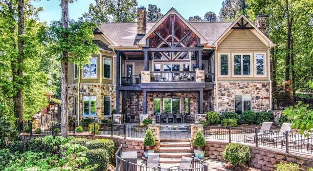 Photo of 160 Eagle Chase Ln, Troutman, NC 28166