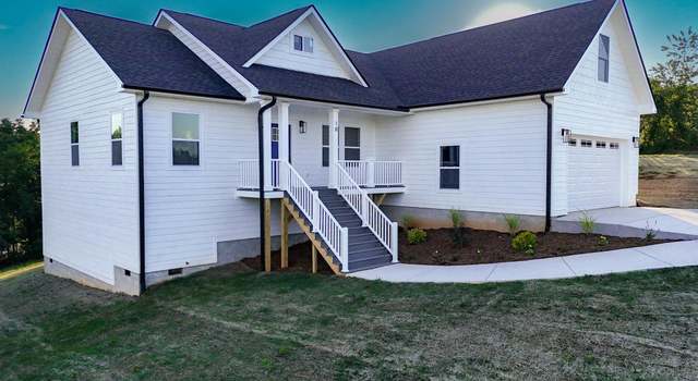 Photo of 18 Cadydid Dr, Leicester, NC 28748
