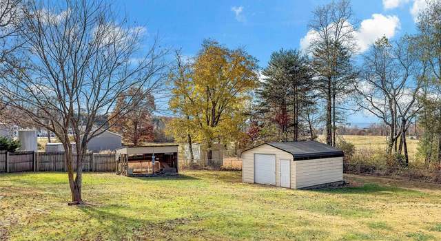 Photo of 1543 Henry River Rd, Hickory, NC 28602