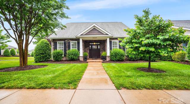 Photo of 13407 Hazelbrook Ln, Cornelius, NC 28031