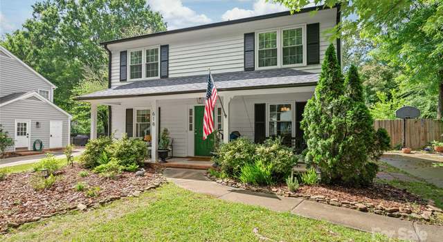 Photo of 618 Heathermoor Ct, Charlotte, NC 28209