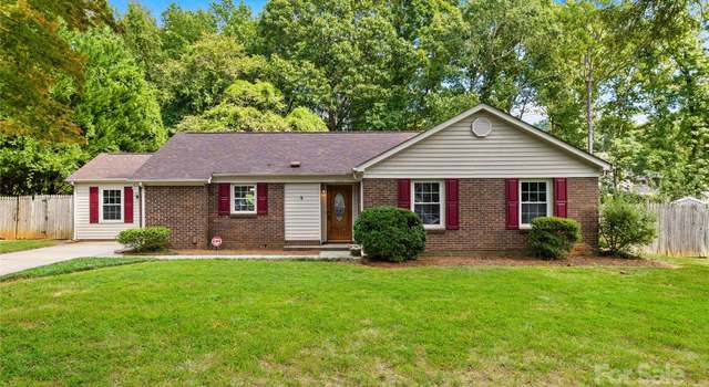 Photo of 5832 Falstaff Dr, Charlotte, NC 28227