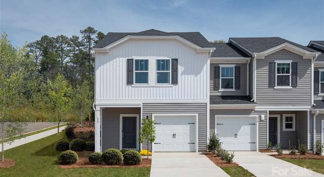 Photo of 4104 Summit Woods Dr, Charlotte, NC 28216
