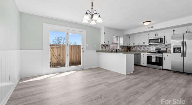 Photo of 305 Mountain View Dr Unit B, Morganton, NC 28655
