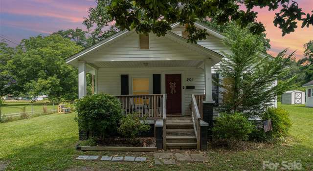 Photo of 201 Oakland Dr, Lowell, NC 28098
