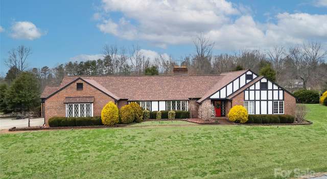 Photo of 2126 Cedar Rock Estates Dr, Lenoir, NC 28645