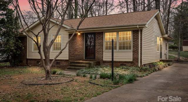 Photo of 515 Culloden Ct, Charlotte, NC 28214