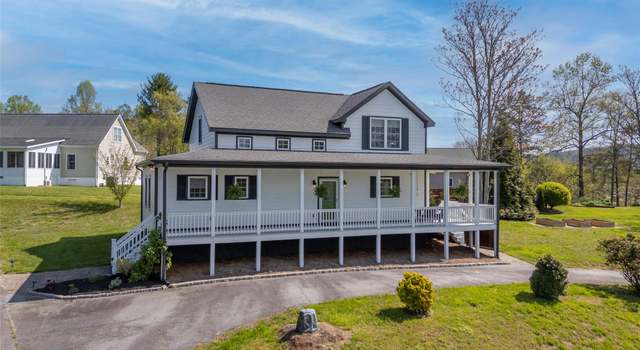 Photo of 209 Hidden Meadow Dr, Hendersonville, NC 28792