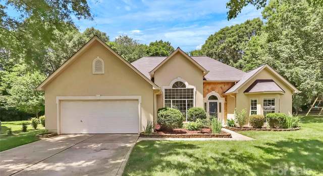 Photo of 13930 Wild Heather Ct, Charlotte, NC 28273