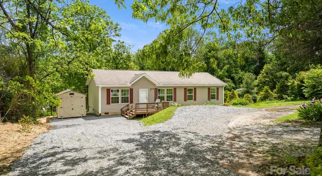 Photo of 138 South Carolina Ave, Hendersonville, NC 28739