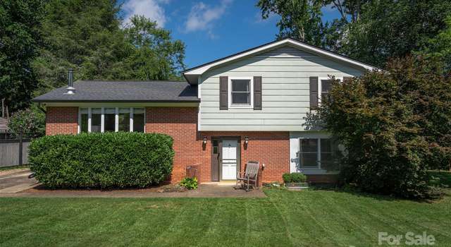 Photo of 300 Donnybrook Dr, Asheville, NC 28806