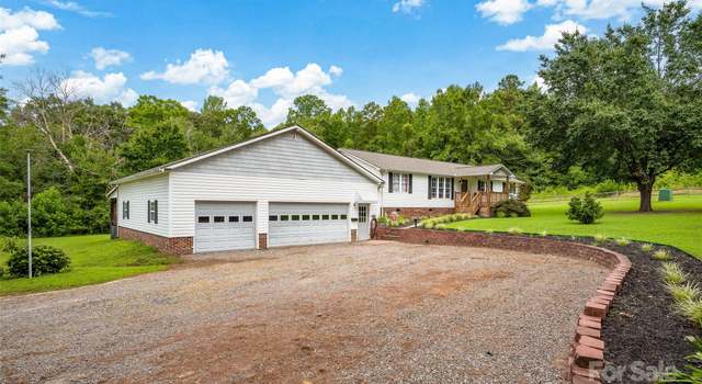 Photo of 1116 Lewis Ferry Rd, Statesville, NC 28677