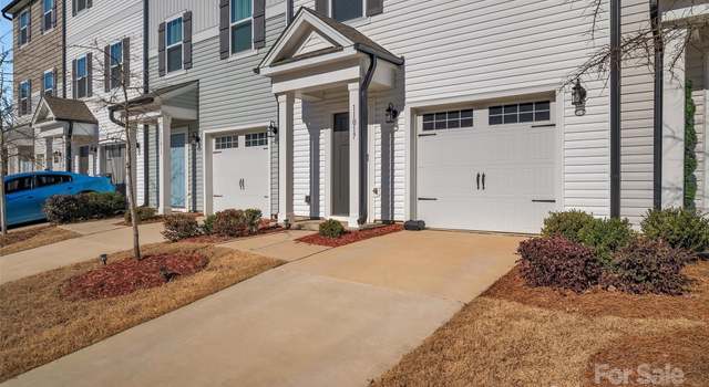 Photo of 11017 Woodland Creek Way, Charlotte, NC 28262