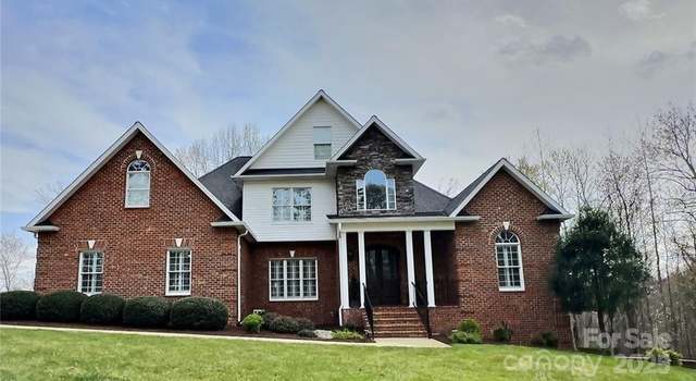 Photo of 1660 Skyland Dr, Wilkesboro, NC 28697