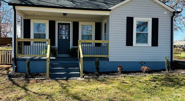 Photo of 1385 5th St NE, Hickory, NC 28601
