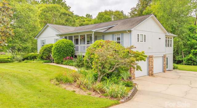 Photo of 76 Woodland Hills Rd, Asheville, NC 28804