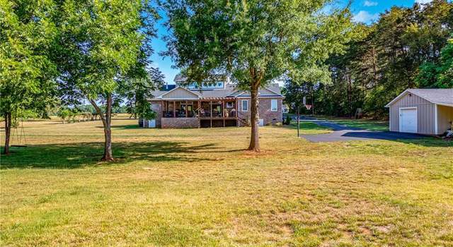 Photo of 2515 Sandy Ford Rd, Newton, NC 28658